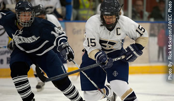 Women's Hockey Falls to Superior in Overtime