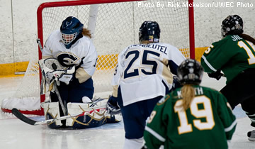 Women's Hockey Sweeps Weekend Series against Stevens Point