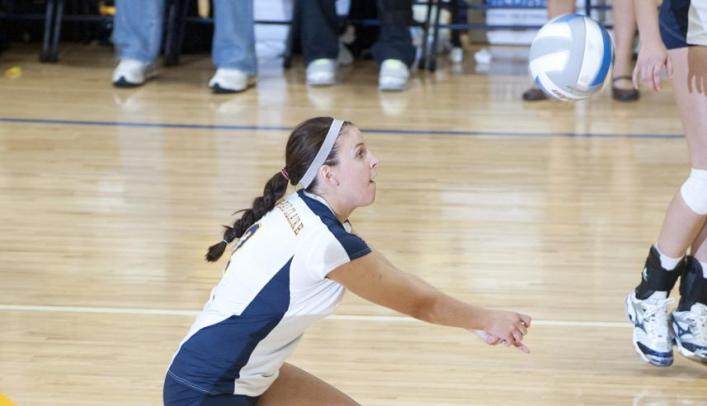 Volleyball Drops Two on Second Day of Invite