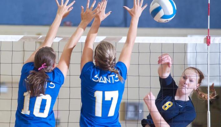 Volleyball Wins Two on Day One of Oshkosh Invite