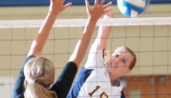 Volleyball Earns Third at WIAC Tournament