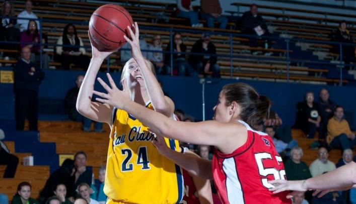 Women's Basketball Pulls off Win over Platteville