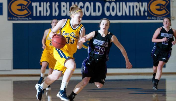 Women's Basketball Stumbles Against Simpson College