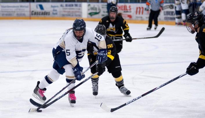 Women's Hockey Beats Marian, Keeps Winning Streak Alive