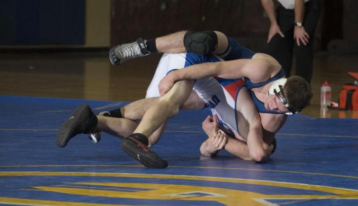 Wrestlers Host Blugold Open; Three Blugolds Place in Top Six