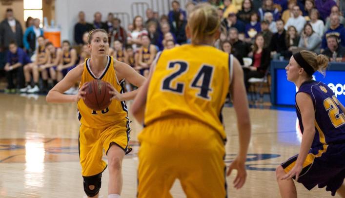 Women's Basketball Comes up Short at Nationally-Ranked UW-Stevens Point
