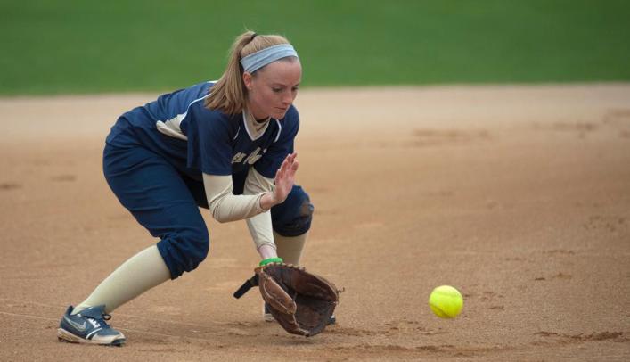 Blugolds Fall to Central, Rain Postpones Second Game