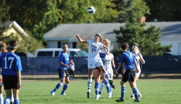 Richter Gives Blugolds 1-0 Victory Over Pioneers