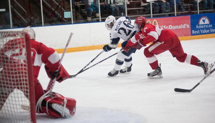 Mantha's Last Second Goal Gives Blugolds Dramatic Victory