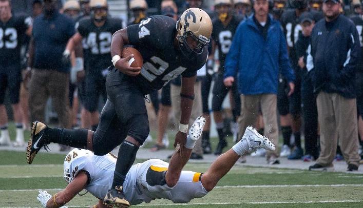 Football Comes up Just Short Against 10th-Ranked Lutes