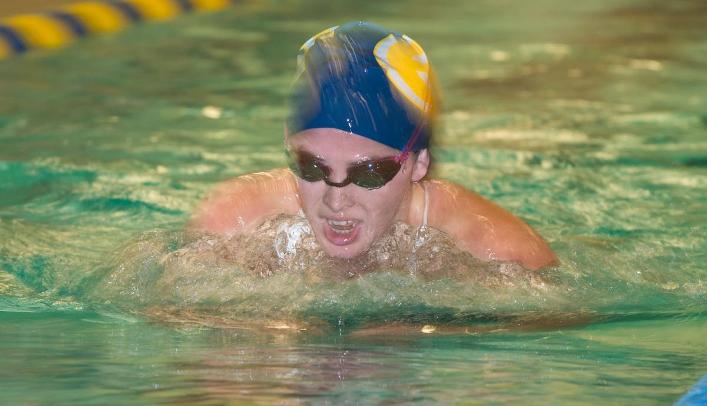 Five Blugolds Win as Women's Swimming & Diving Hosts Moorhead