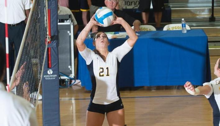 Women's Volleyball Starts Strong at Augsburg Invitational