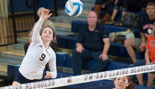 Volleyball Splits on First Day of Home-Opener