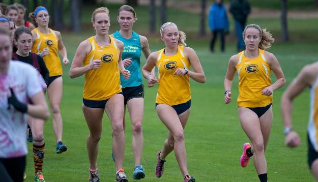 Women's Cross Country Finishes Fifth at Blugold Invite