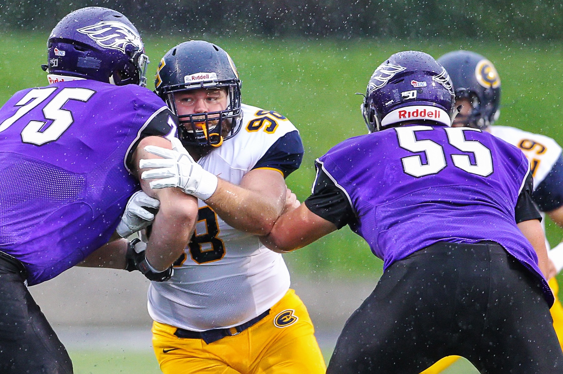 Blugolds fall on the road to No. 3 Whitewater, 24-14