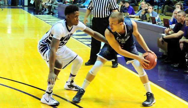 Men’s Basketball Competes Against Winona State