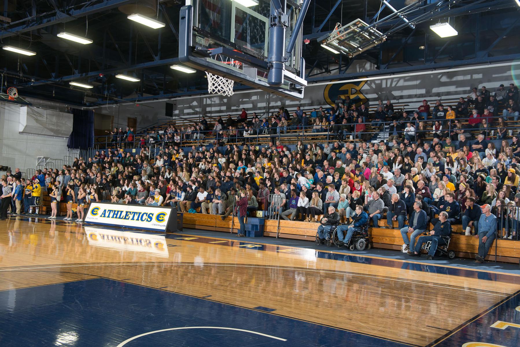 Basketball programs score high in Division III attendance