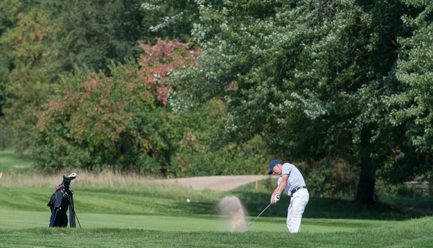 Blugolds move into 15th at Golfweek Fall Invite
