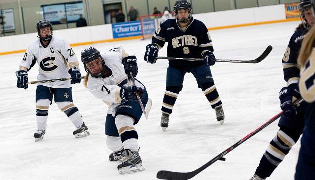 Women’s Hockey Unable to Hold Off St. Thomas