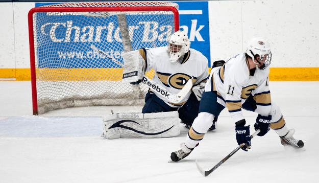 No. 6 Men’s Hockey Gets Back on Track in 5-1 Win Over Foresters