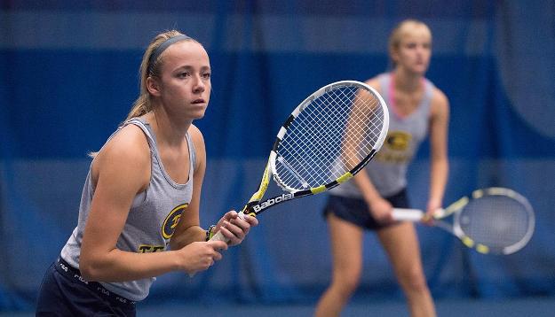 Women's Tennis Falls to Luther