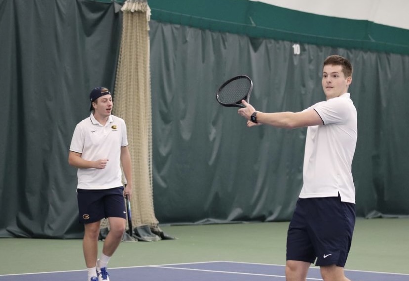 Blugolds Fall to Carthage in Dual Match