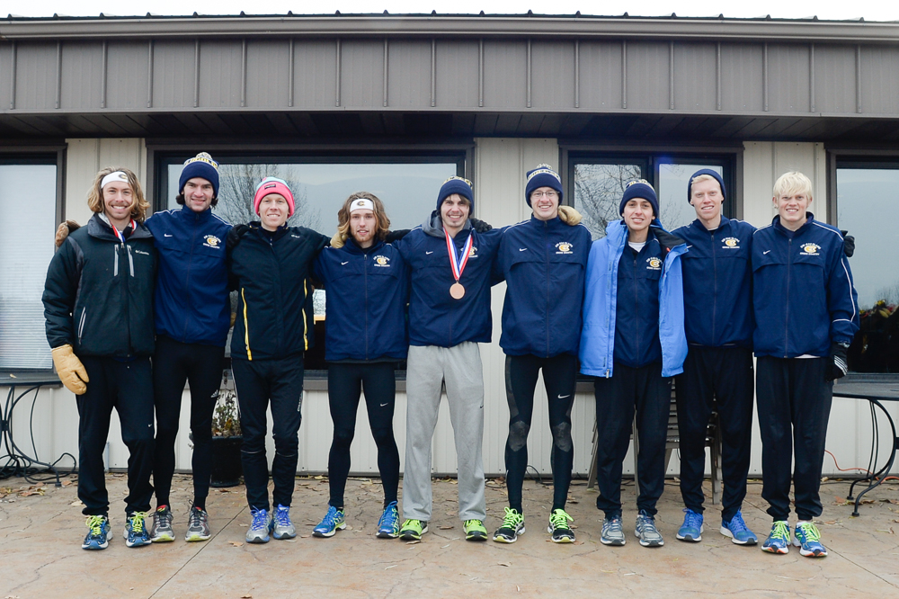 Blugold Men’s Cross Country Punches Ticket to Nationals