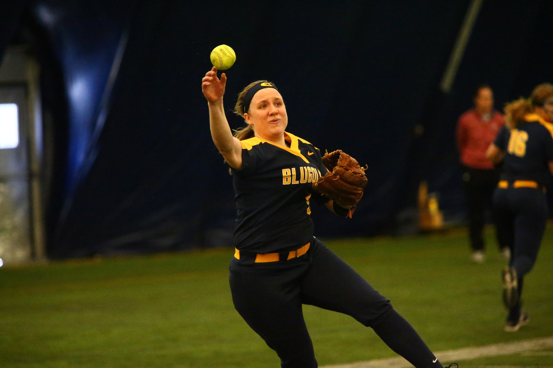 Blugolds fall late to Hope College, bounce back with win over Bowdoin College