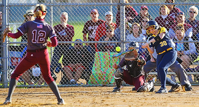 Eagles take a pair of one-run wins over Blugolds softball