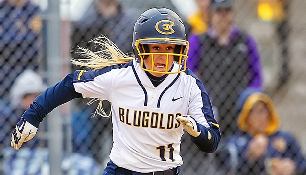 Blugolds sweep Pointers