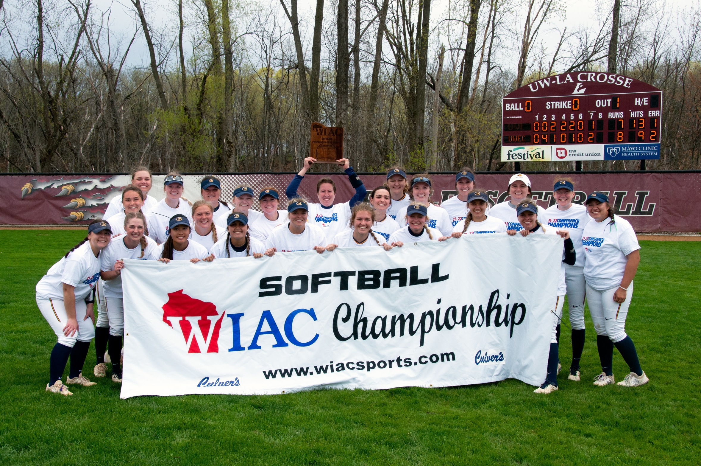 Softball wins WIAC title, earns trip to NCAA tournament