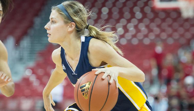 Dunathan's late free throws seal win for Blugolds