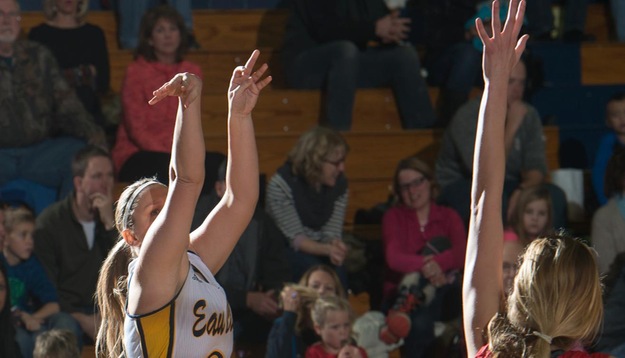 Women's Basketball falls to Eagles