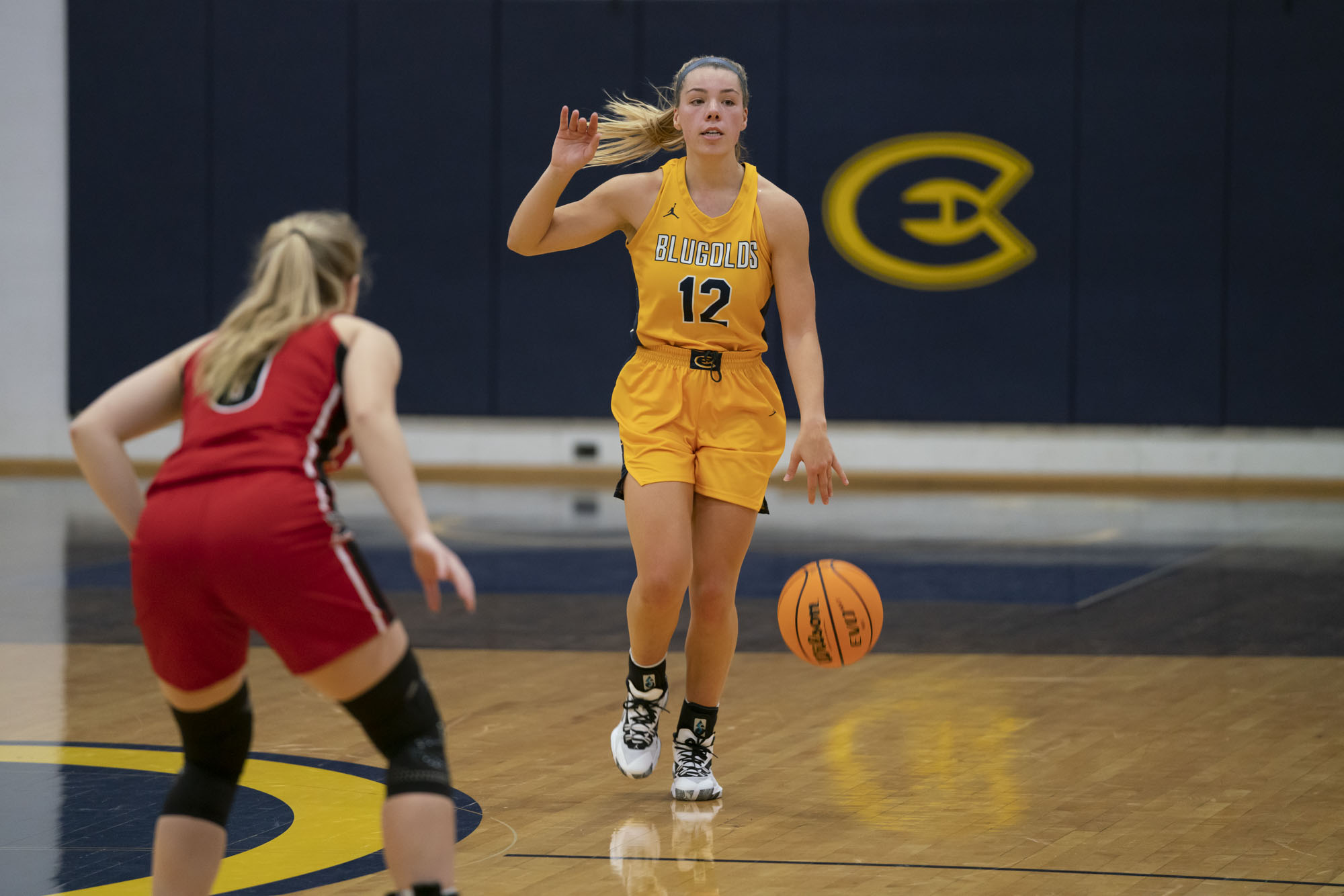 Blugolds Upset No. 6 Storm with Last Second Layup