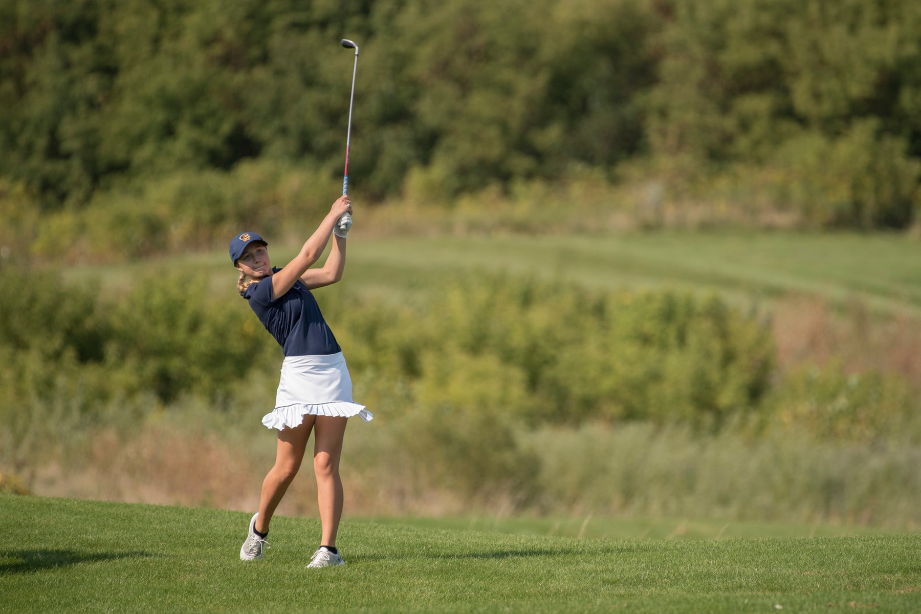 Women's Golf in 4th after round 1 of Mad Dawg Invite