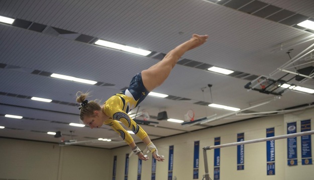 Gymnastics narrowly falls to Warhawks