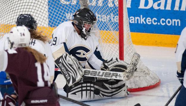 Women’s Hockey Earns 3-1 Home Victory Over St. Olaf