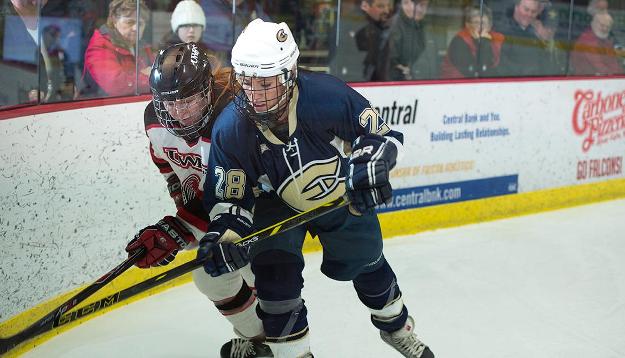 Women’s Hockey Unable to Keep Up With River Falls