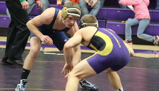 Blugolds Wrestlers Fall in Dual With Pointers