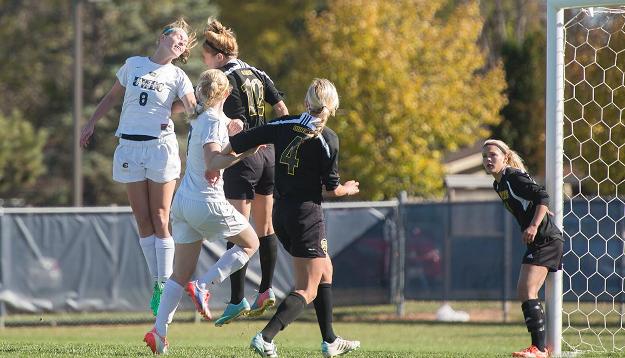 Women’s Soccer Fights Off Falcons
