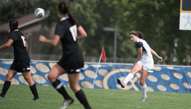Women's Soccer opens WIAC play with 3-1 win over Pioneers