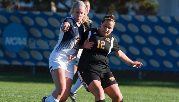 Women's Soccer shuts out Pointers, improves to 2-0 in WIAC