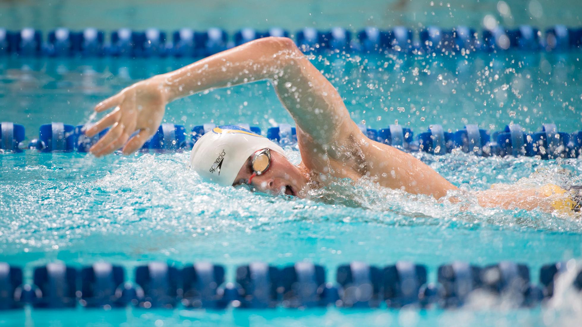 Men's Swim & Dive takes second at UWSP Invite