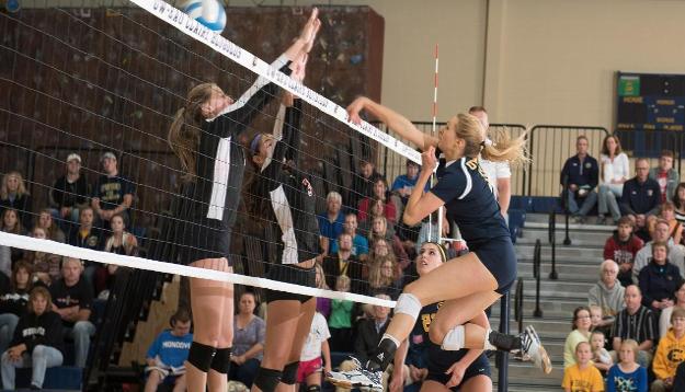 Volleyball Notches 2 Wins in Day 1 of Nike/Eastbay Sandy Schumacher Memorial Tourney