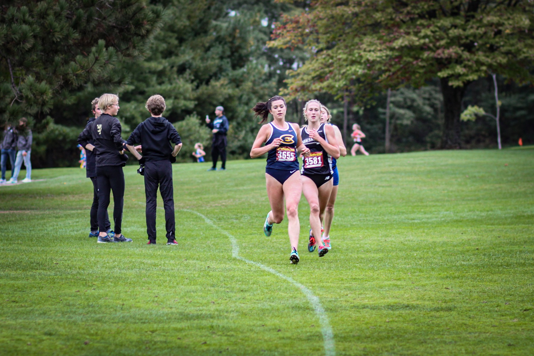 Women's Cross Country wins home invitational