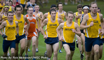 Men's Cross Country Races to Third Place at Luther Invite