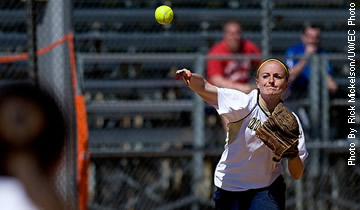 Softball Picks up Pair of Wins on Second Day of Invitational