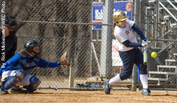 Softball Picks Up Win, Loss on Fourth Day of Invite