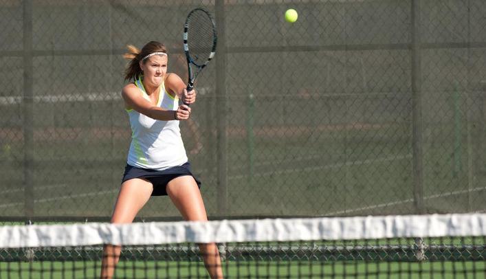 Women's Tennis Wins Two in Waverly, Iowa to Stay Undefeated