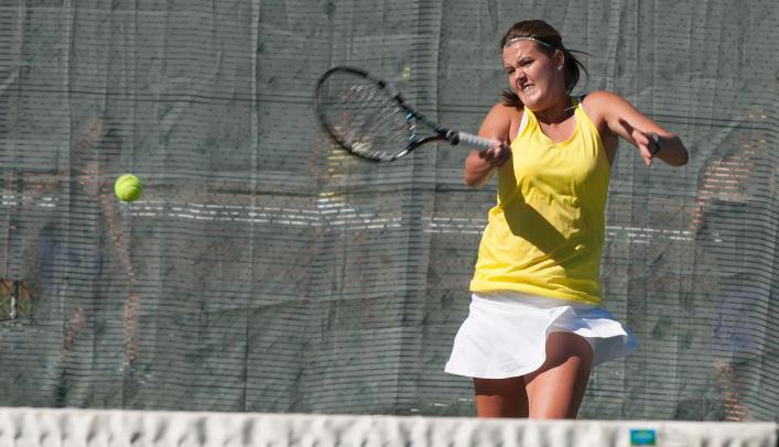 Women's Tennis Sweeps UW-Stevens Point